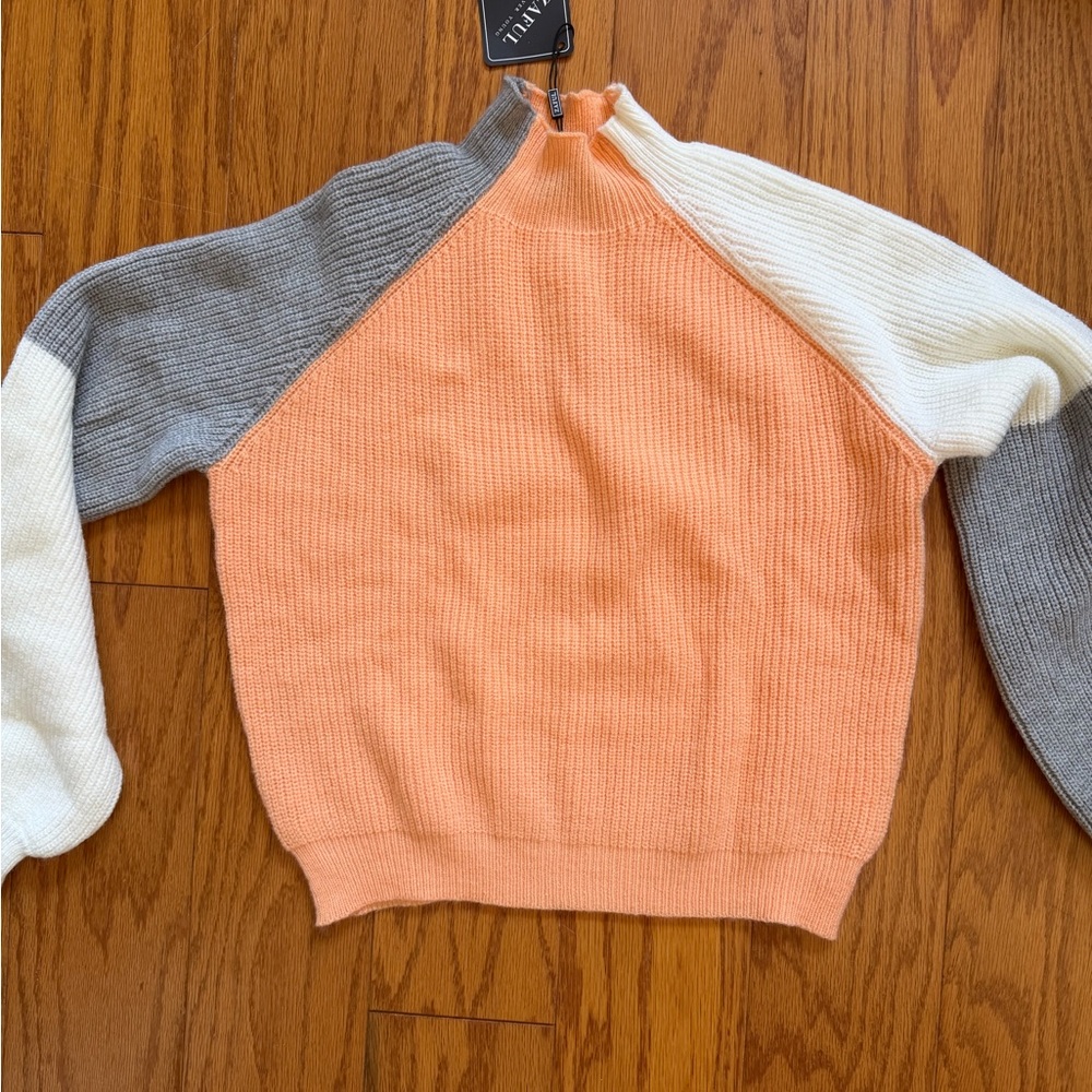 Zaful Peach, Gray, and White Colorblock Sweater Pullover Small S NWT Brand New